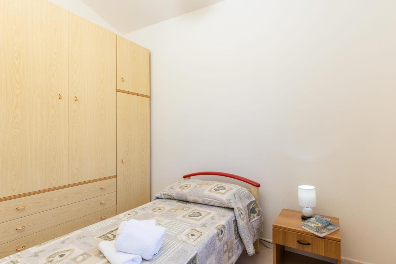 Apartamento Casa A Due Passi Dal Mare Àrbatax Exterior foto