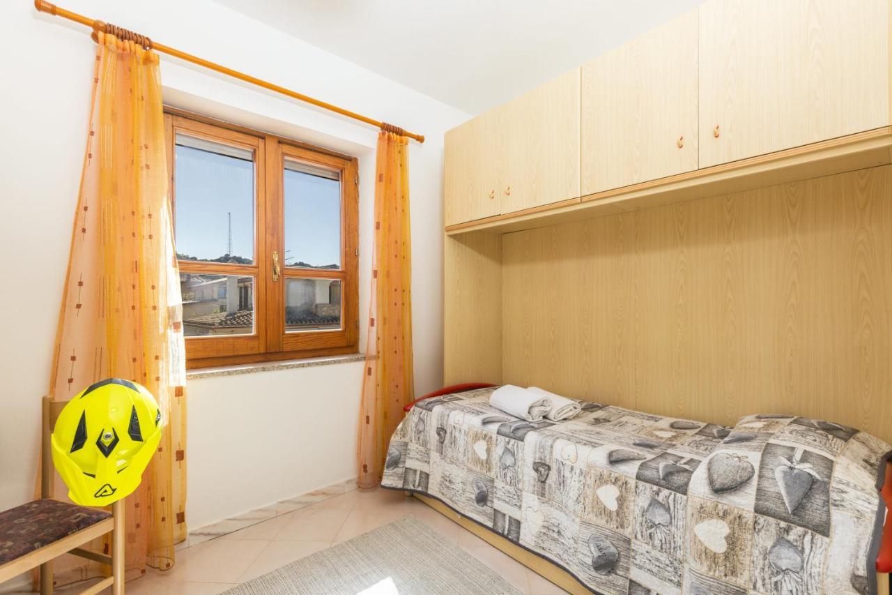 Apartamento Casa A Due Passi Dal Mare Àrbatax Exterior foto